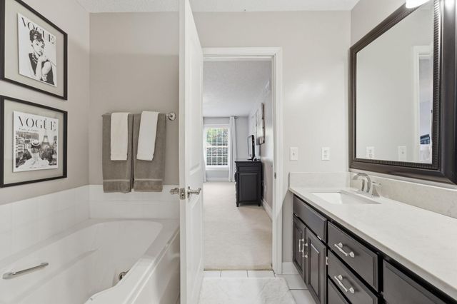 352 Wyndham Circle E, New Brighton, MN 55112
