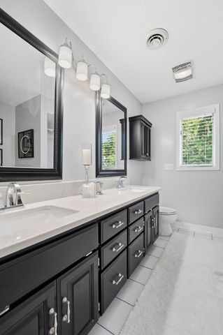 352 Wyndham Circle E, New Brighton, MN 55112