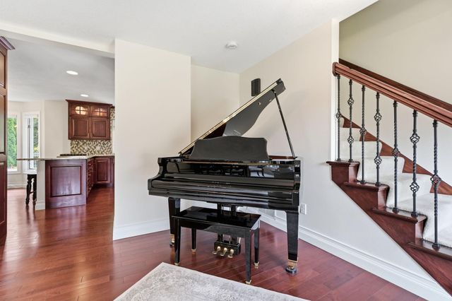352 Wyndham Circle E, New Brighton, MN 55112