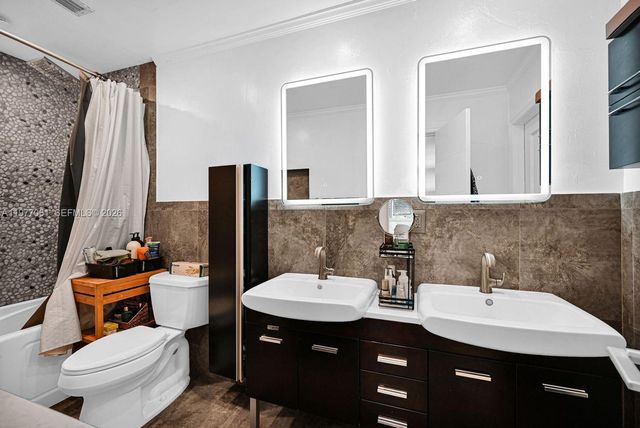 7700 SW 139th Ter, Palmetto Bay, FL 33158