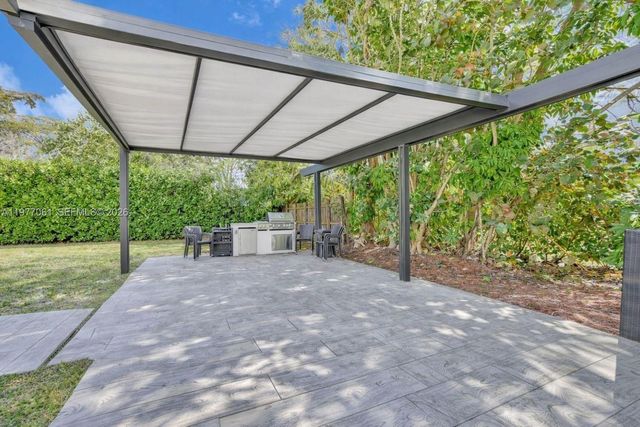 7700 SW 139th Ter, Palmetto Bay, FL 33158