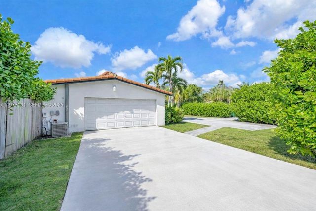 7700 SW 139th Ter, Palmetto Bay, FL 33158