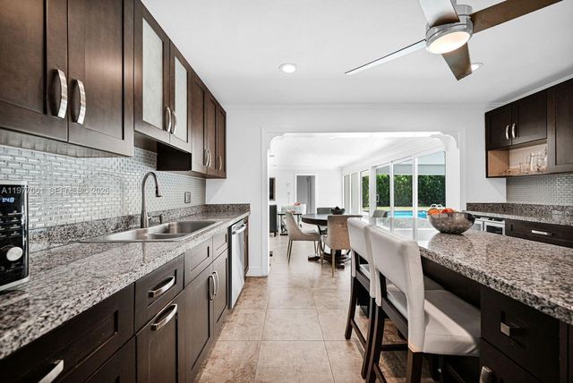 7700 SW 139th Ter, Palmetto Bay, FL 33158