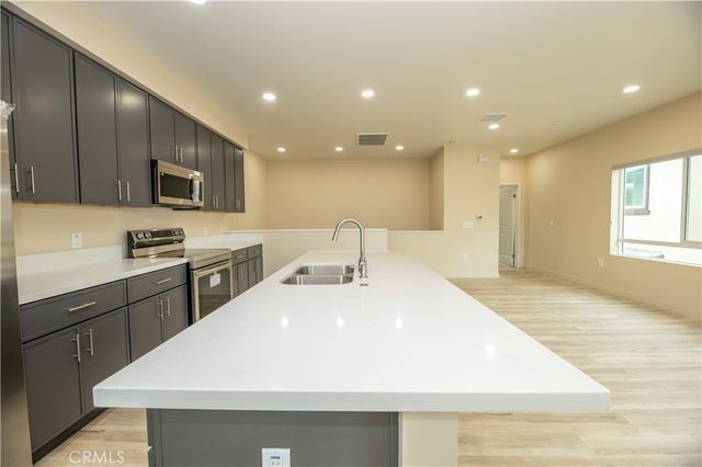 14407 Maraschino Avenue, Fontana, CA 92335