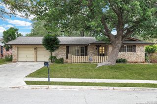 310 Quivira, Universal City, TX 78148