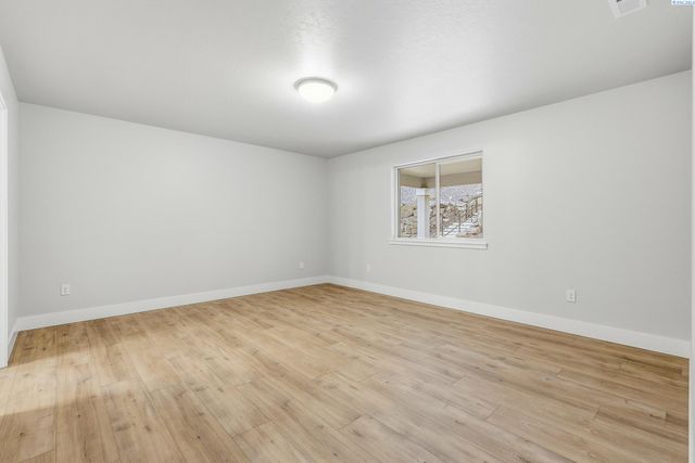 6520 W 29th Ct, Kennewick, WA 99338