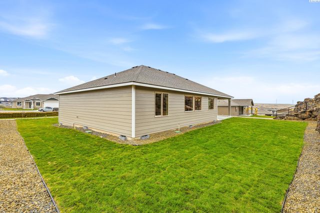 6520 W 29th Ct, Kennewick, WA 99338
