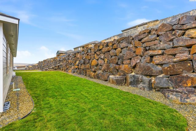 6520 W 29th Ct, Kennewick, WA 99338