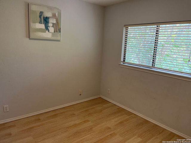 15 McLennan Oak, San Antonio, TX 78240