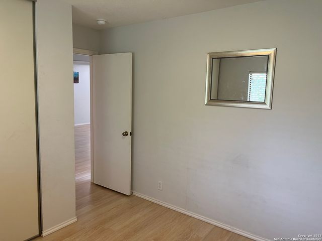15 McLennan Oak, San Antonio, TX 78240