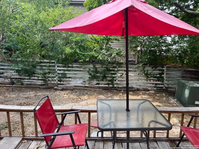15 McLennan Oak, San Antonio, TX 78240