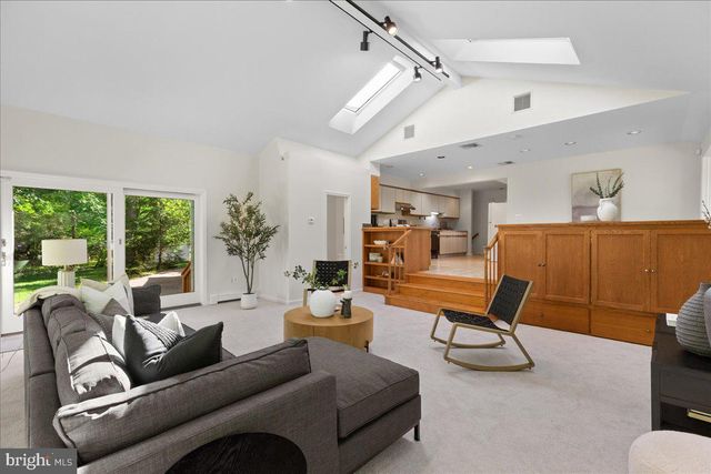 72 MASON DR, Princeton, NJ 08540