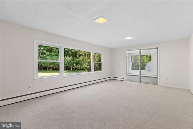 72 MASON DR, Princeton, NJ 08540