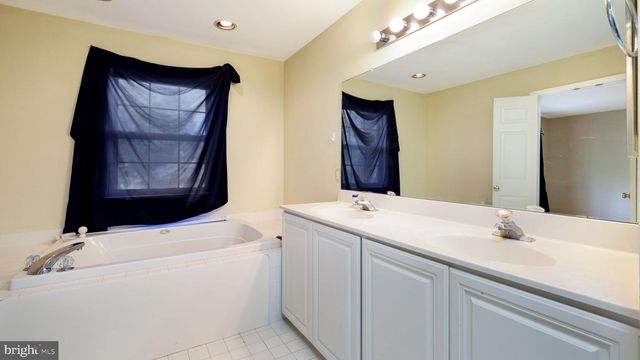 137 WEYBRIDGE DR, Malvern, PA 19355