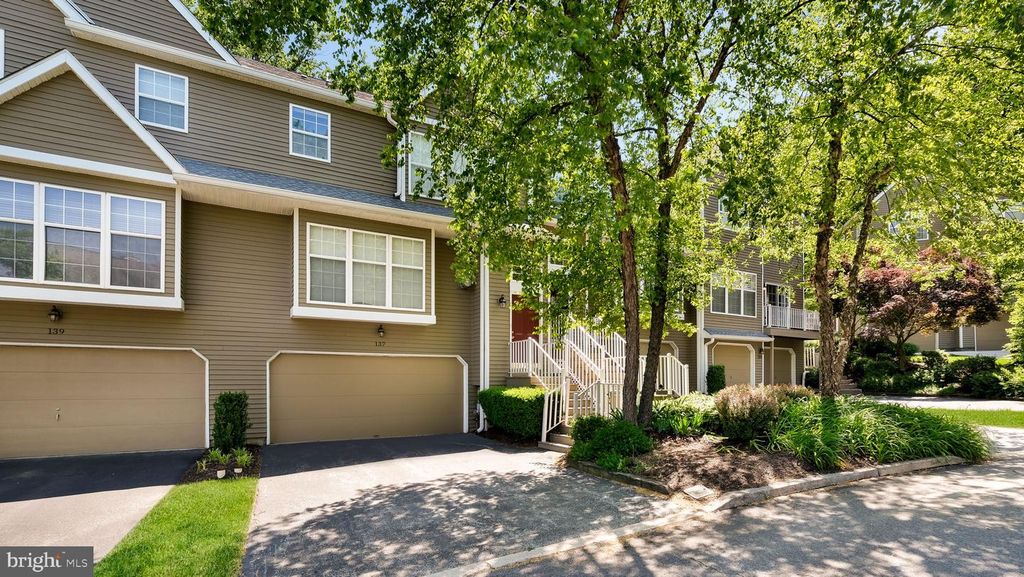 137 WEYBRIDGE DR, Malvern, PA 19355