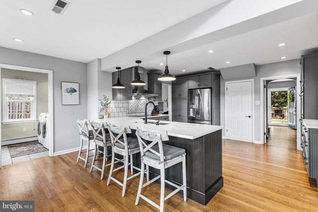 220 S VALLEY FORGE RD, Devon, PA 19333