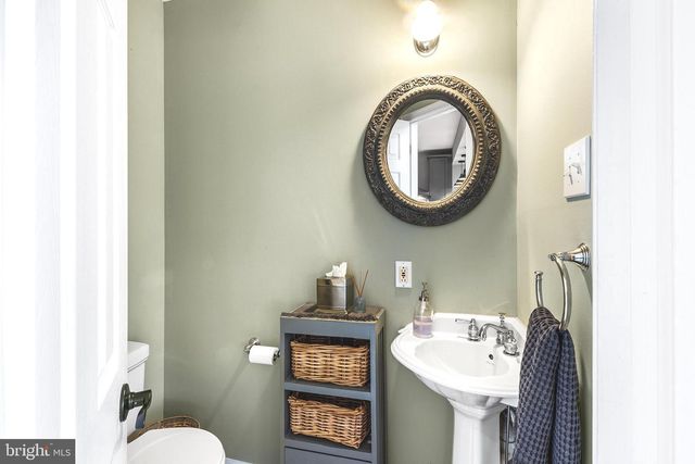 220 S VALLEY FORGE RD, Devon, PA 19333