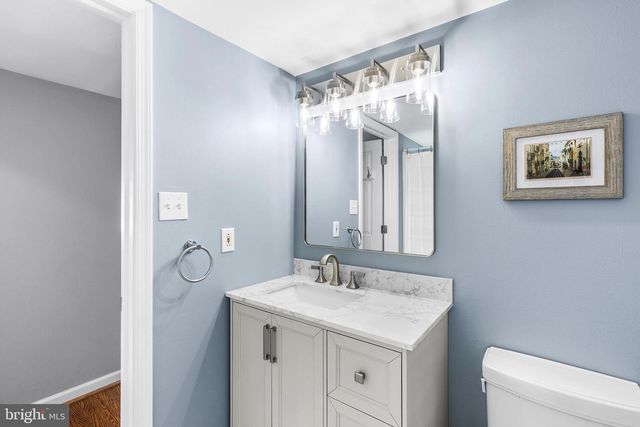 220 S VALLEY FORGE RD, Devon, PA 19333