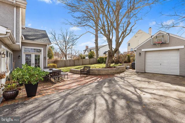 220 S VALLEY FORGE RD, Devon, PA 19333