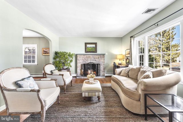 220 S VALLEY FORGE RD, Devon, PA 19333