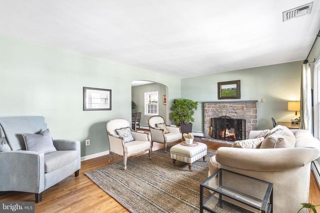 220 S VALLEY FORGE RD, Devon, PA 19333