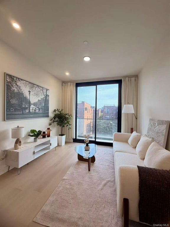 132-51 41st Road 3D, Flushing, NY 11355 — photo 3
