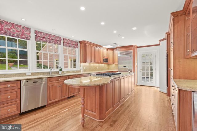 4810 ROCKWOOD PKWY NW, Washington, DC 20016