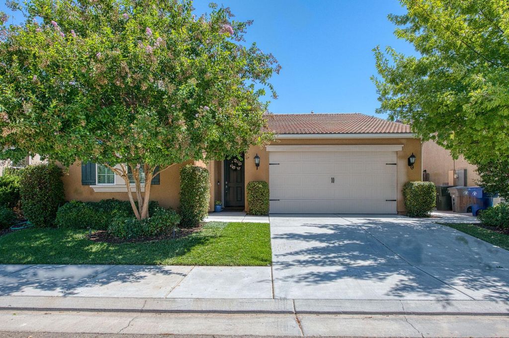 787 Maine Avenue, Clovis, CA 93619