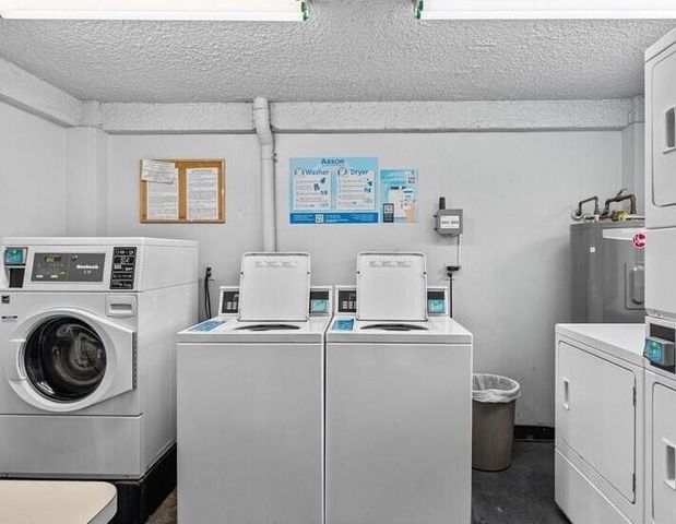 105 Royal Park Drive 3a, Oakland Park, FL 33309