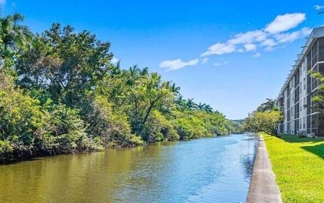 105 Royal Park Drive 3a, Oakland Park, FL 33309