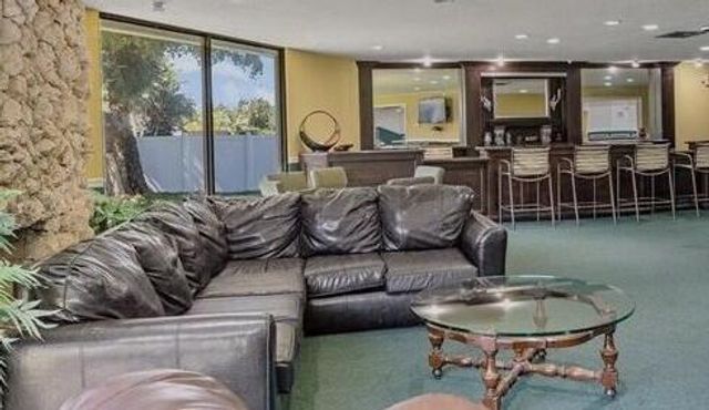 105 Royal Park Drive 3a, Oakland Park, FL 33309