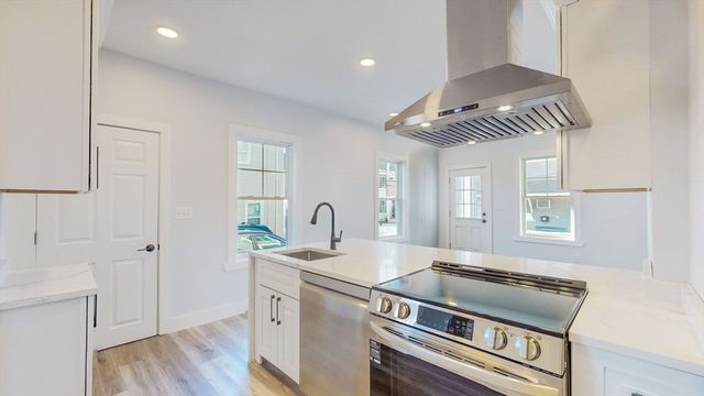 24 Alfred 1, Everett, MA 02149