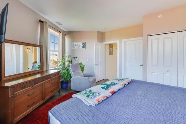 977 Harris Road 34, Grayslake, IL 60030