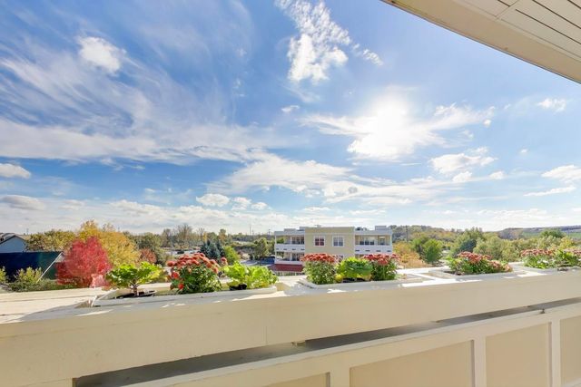 977 Harris Road 34, Grayslake, IL 60030