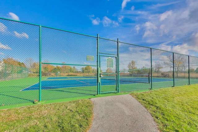 977 Harris Road 34, Grayslake, IL 60030