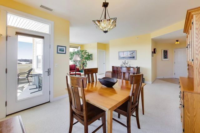 977 Harris Road 34, Grayslake, IL 60030