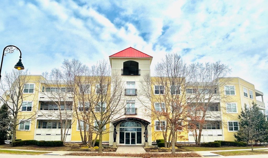 977 Harris Road 34, Grayslake, IL 60030