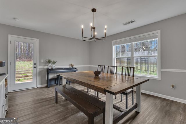 106 Greenfield Lane, Grantville, GA 30220