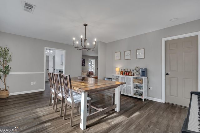 106 Greenfield Lane, Grantville, GA 30220