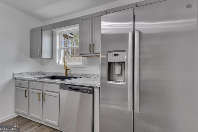 106 Greenfield Lane, Grantville, GA 30220