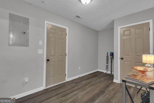 106 Greenfield Lane, Grantville, GA 30220