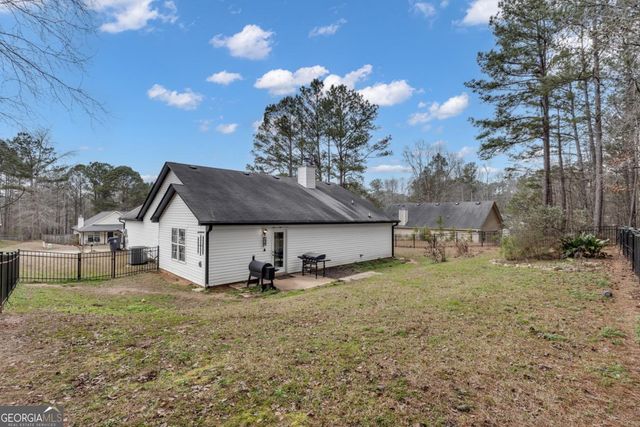 106 Greenfield Lane, Grantville, GA 30220