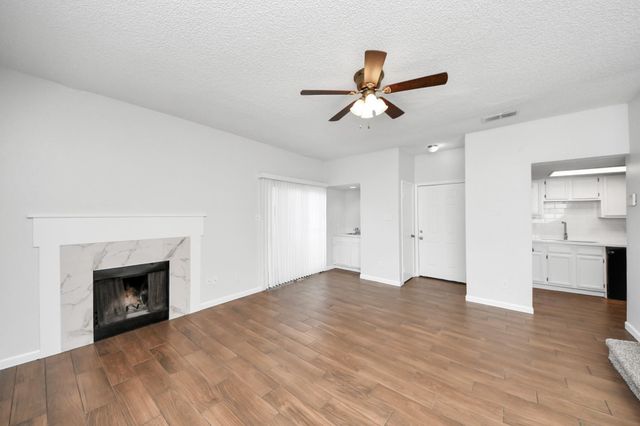 3750 Tanglewilde Street A7, Houston, TX 77063