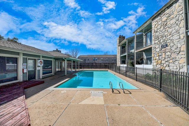 3750 Tanglewilde Street A7, Houston, TX 77063