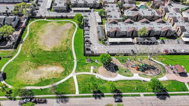 3750 Tanglewilde Street A7, Houston, TX 77063