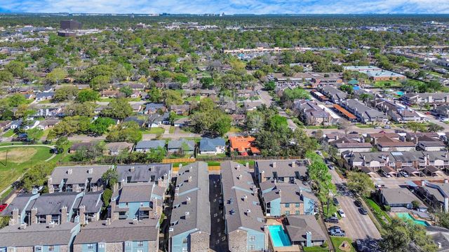 3750 Tanglewilde Street A7, Houston, TX 77063