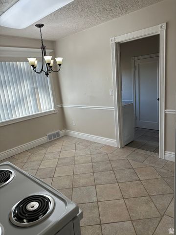 571 E BEN LOMOND AVE, South Ogden, UT 84403