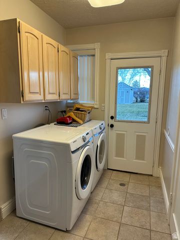 571 E BEN LOMOND AVE, South Ogden, UT 84403