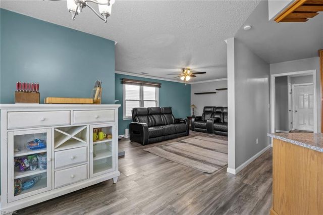 1041 Rolling Point CT, Virginia Beach, VA 23456