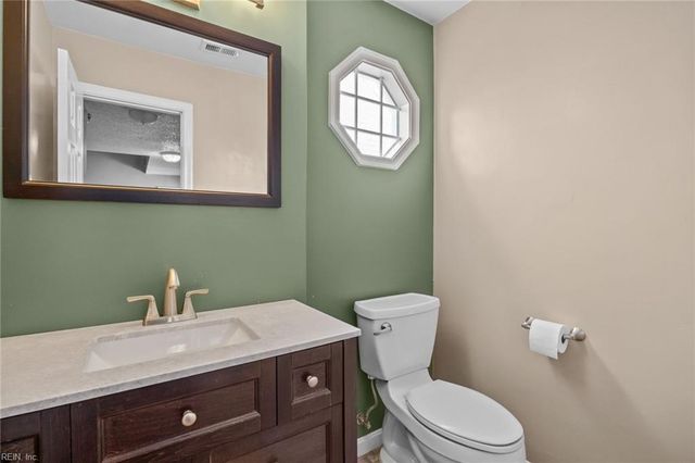 1041 Rolling Point CT, Virginia Beach, VA 23456